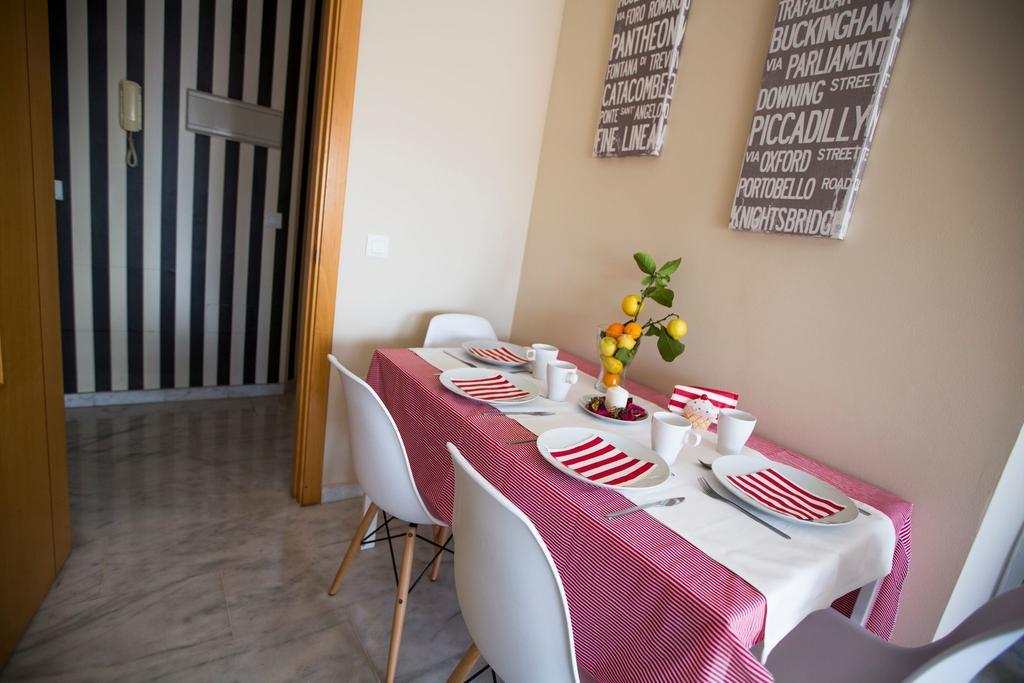 Ab Dominicum Apartamentos Малага Номер фото